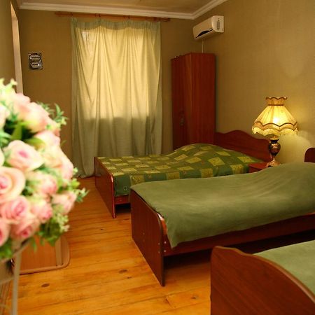 Guest House Milana Сухум Экстерьер фото