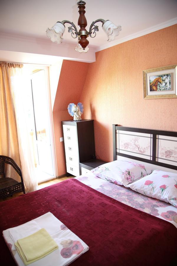 Guest House Milana Сухум Экстерьер фото