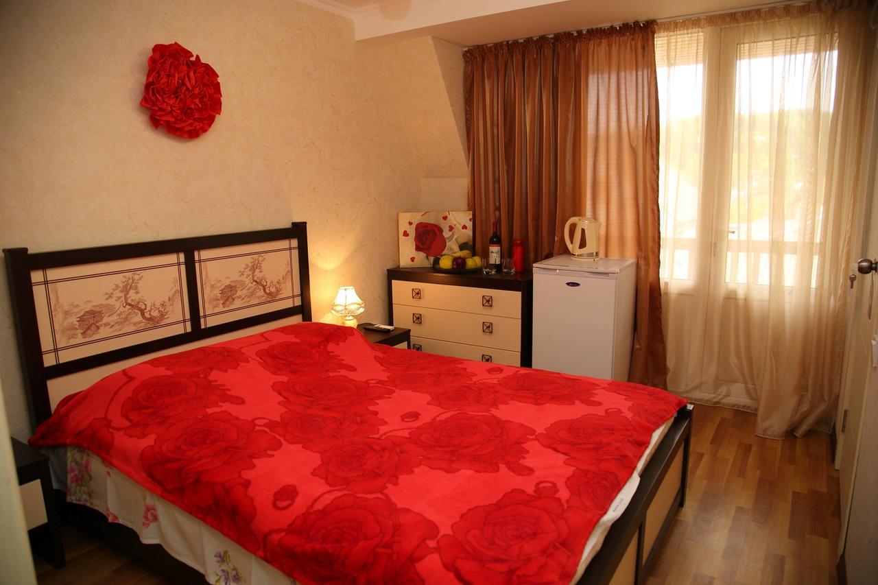 Guest House Milana Сухум Экстерьер фото