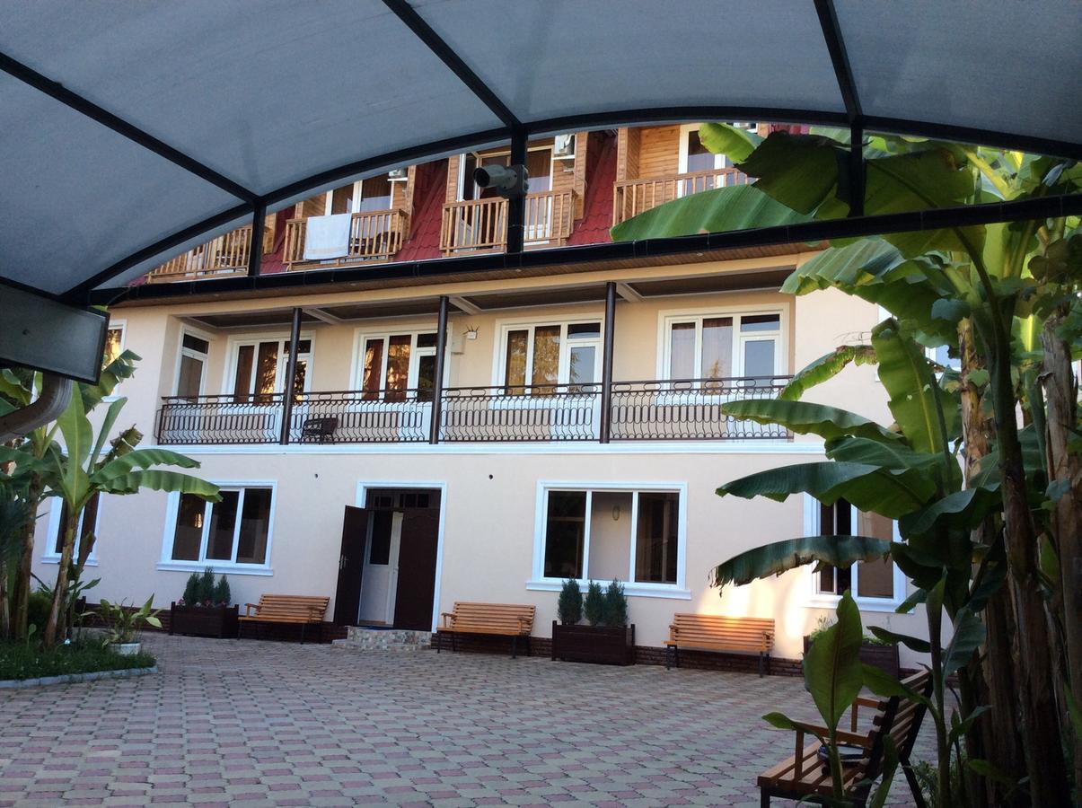 Guest House Milana Сухум Экстерьер фото
